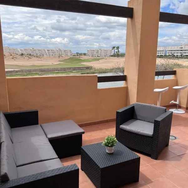 Apartment Las Terrazas de la Torre Golf,Pool,Lake View，位于Las Pedreñas的酒店