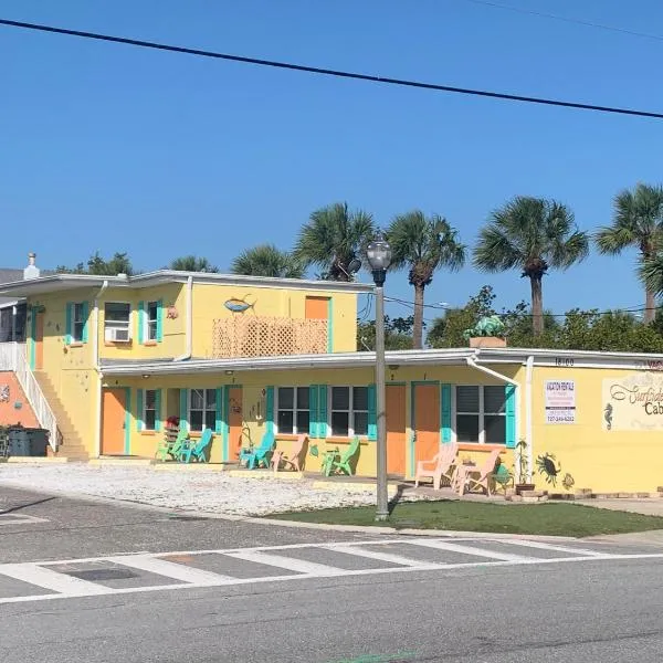 Michaels Surfside Cabanas，位于克利尔沃特的酒店