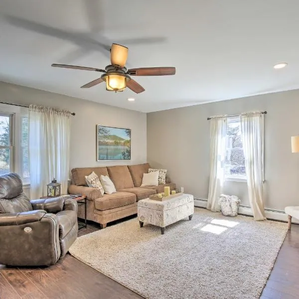 Stylish Pine Plains Home Near Parks & Hiking!，位于Pine Plains的酒店