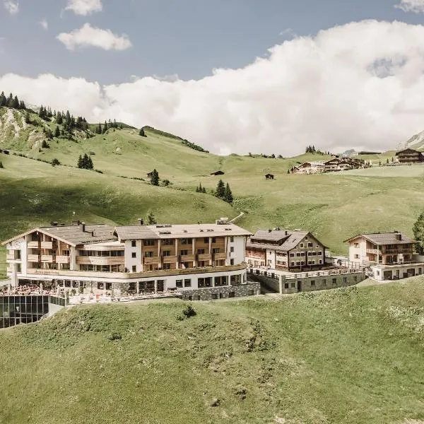 戈尔登博格酒店，位于Langen am Arlberg的酒店