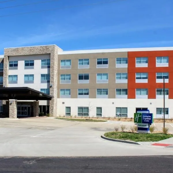 Holiday Inn Express & Suites Warrensburg North, an IHG Hotel，位于锡代利亚的酒店