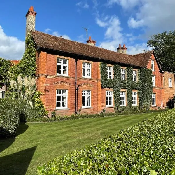 Worlington Hall，位于米尔登霍尔的酒店