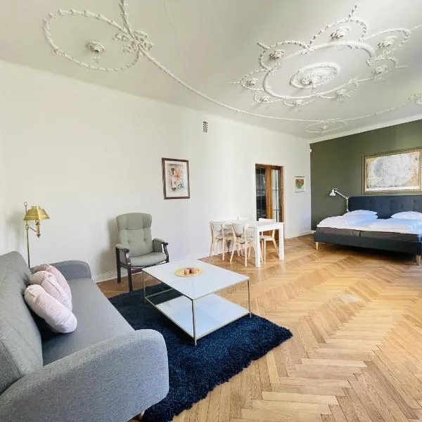 aday - Frederikshavn City Center - Luxurious room，位于腓特烈港的酒店
