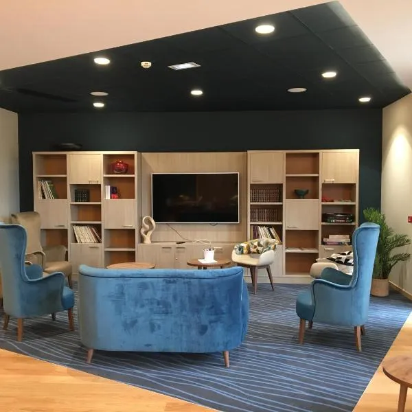 DOMITYS L'ESTAMPE，位于伊泽尔河畔的罗曼的酒店