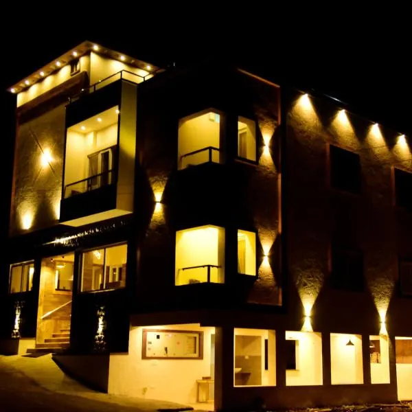 Hotel R Inn Yercaud，位于Vālappādi的酒店