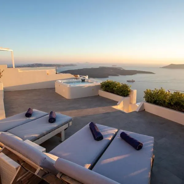 Sunset View Villa Santorini - with Outdoor Jacuzzi，位于菲罗斯特法尼的酒店