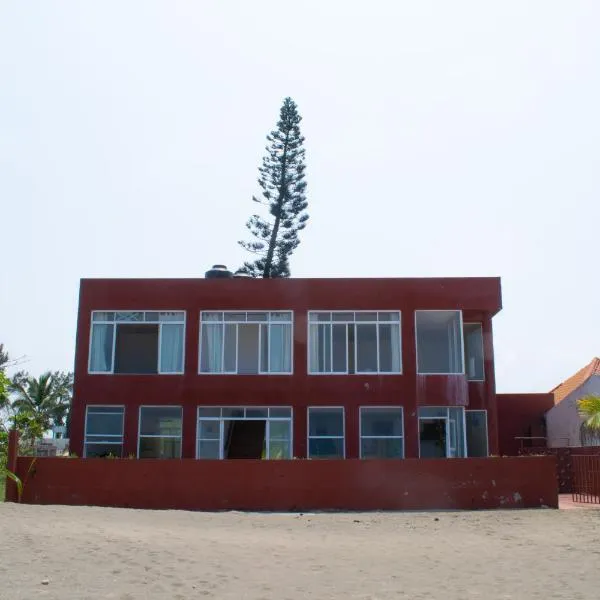 Casa Roja, Tecolutla (frente al mar)，位于特科卢特拉的酒店