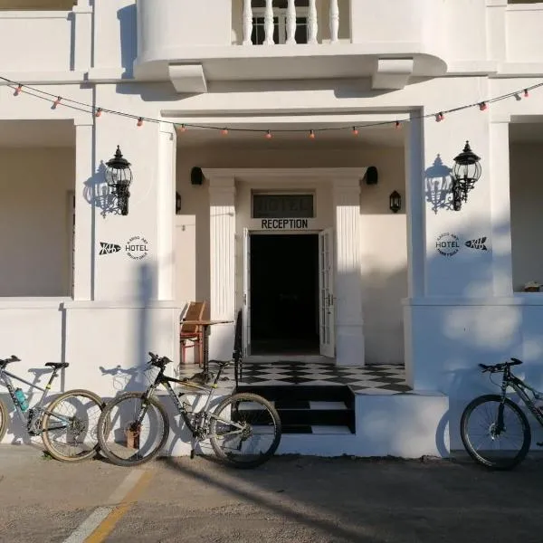 Karoo Art Hotel，位于Suurbraak的酒店