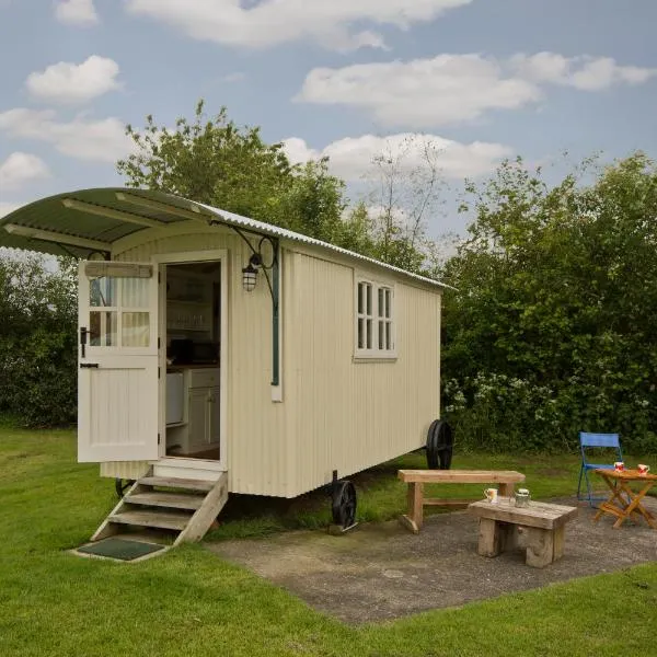 Mill Farm Shepherds Hut，位于Beeford的酒店