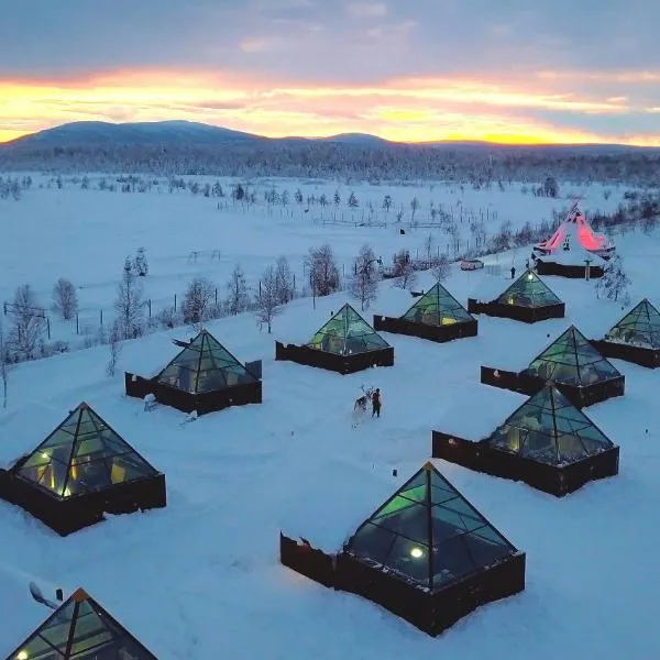 Aurora Pyramid Glass Igloos，位于Köngäs的酒店