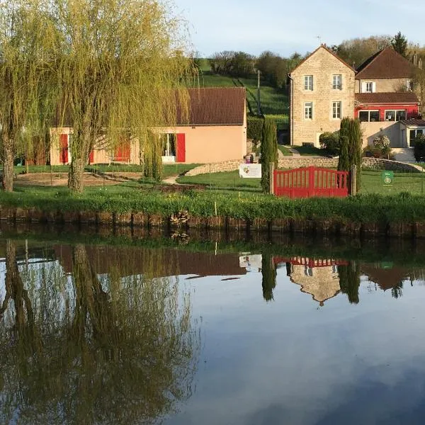 Calme au Canal de Centre，位于Saint-Jean-de-Trézy的酒店