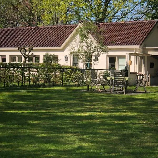 布雷达泰姆奥特住宿加早餐旅馆，位于Rucphen的酒店