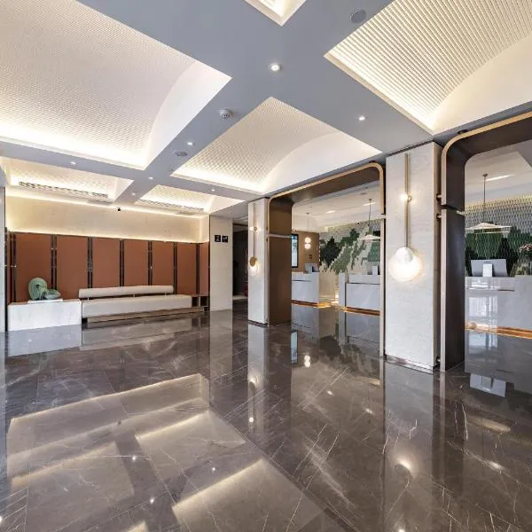 乌鲁木齐北京南路中营工地铁站亚朵酒店，位于乌鲁木齐的酒店