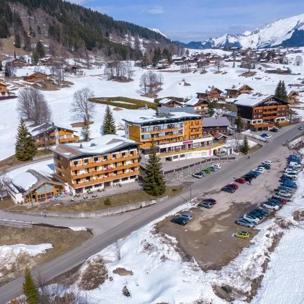 Azureva La Clusaz les Confins，位于日耶的酒店