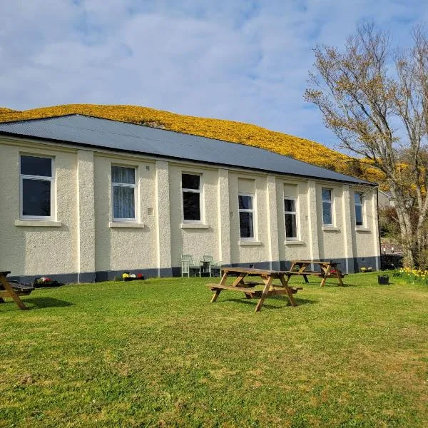 Helmsdale Lodge Hostel - all rooms en-suite，位于赫姆斯代尔的酒店