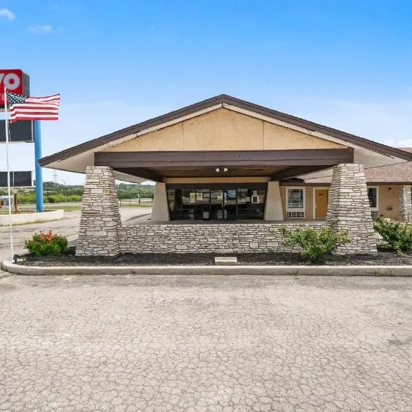 OYO Hotel Junction TX I-10，位于章克申的酒店