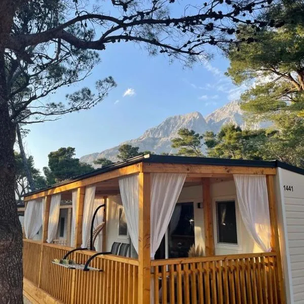 Mobile Homes Dololego - Camp Baško Polje，位于伊莫茨基的酒店