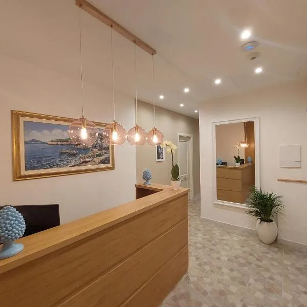 Mistral Luxury Suites，位于索伦托的酒店