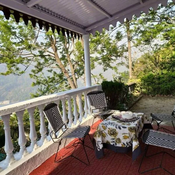 Whistling Thrush Cottage, Bhimtal (2bhk)，位于比姆塔尔的酒店