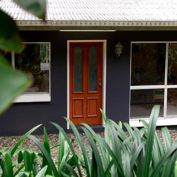 Honeybee House Cottage in the Rainforest，位于库兰达的酒店