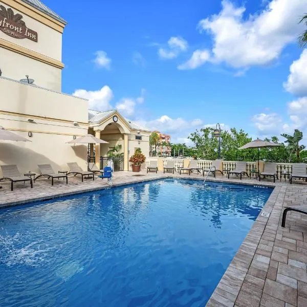 第五大道湾畔酒店，位于那不勒斯的酒店