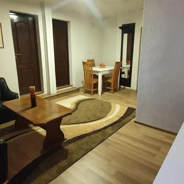 Apartman House，位于Brădeşti的酒店