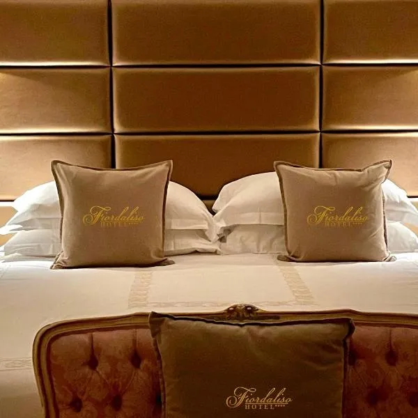 Fiordaliso Hotel，位于圣费利切-奇尔切奥的酒店