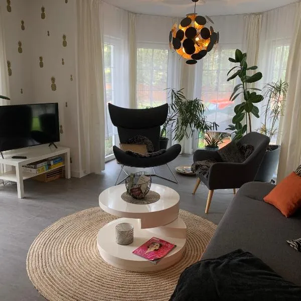 Pool & Lake Holiday Home，位于马克莱贝格的酒店