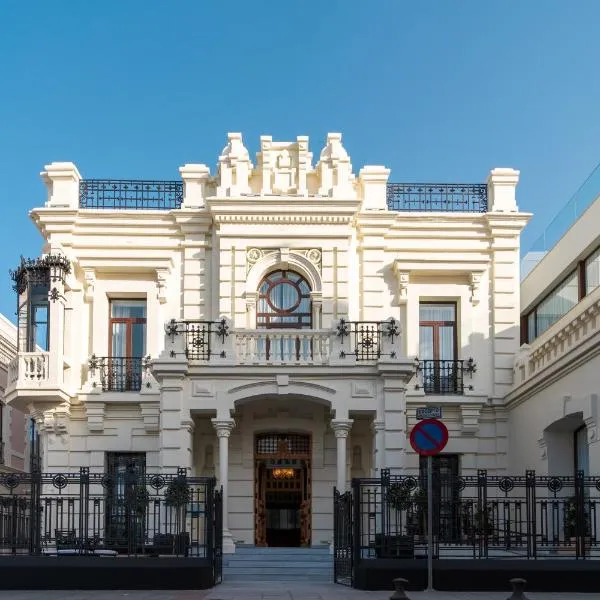 CISNES PALACE，位于桑卢卡尔-德巴拉梅达的酒店