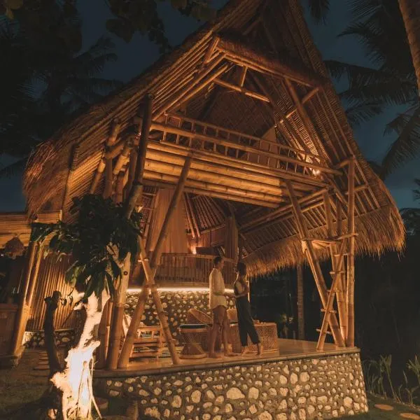 La royale Romantic Bamboo Villas，位于Klungkung的酒店