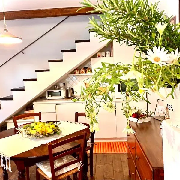 -- La Maisonette Casa Vacanze by Le Dimore del Borgo -- Graziosa casa a due passi dal parco Aymerich - Cucina - Dotazione biancheria - Tutti i comfort - Privacy libertà come stare a casa -Per coppie famiglie amici - Holiday Home with Kitchen,位于Làconi的酒店