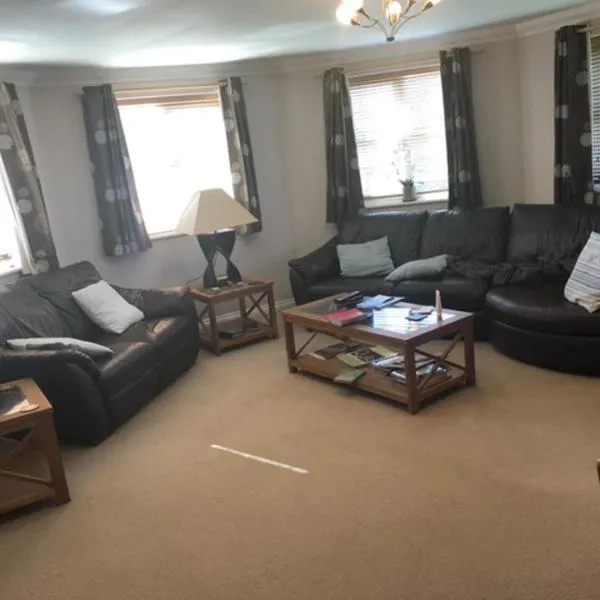 Captivating Apartment in Copthorne near Gatwick，位于克劳利的酒店