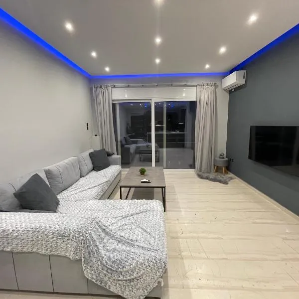 Luxury 3 bedroom apartment in Kiato center，位于基亚通的酒店