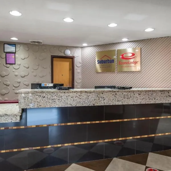 Econo Lodge Inn & Suites，位于Elston的酒店