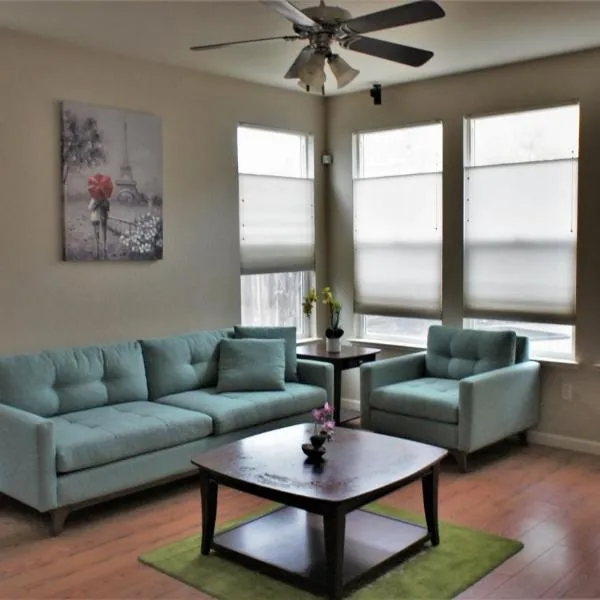 Modern Luxury Living, relax and enjoy your stay!，位于兰乔科尔多瓦的酒店