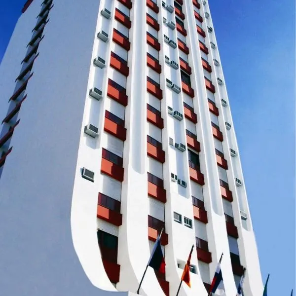 塔酒店，位于Dunas的酒店