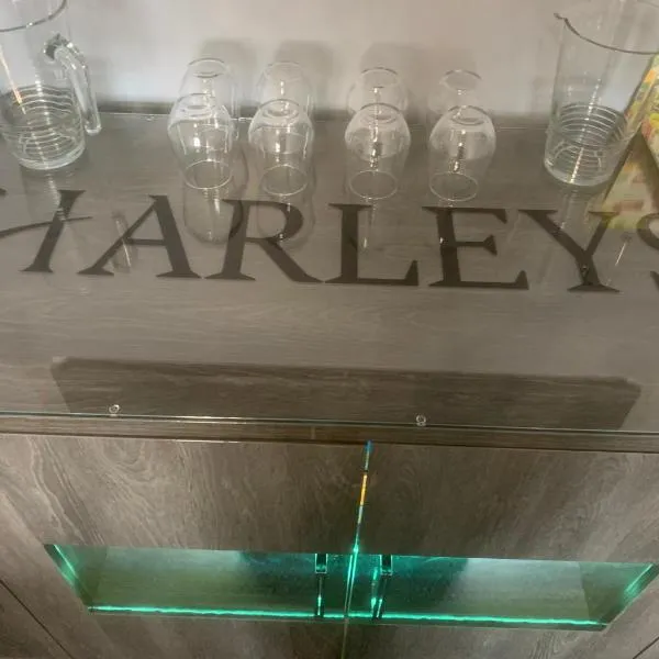Harleys Reads Avenue，位于布莱克浦的酒店