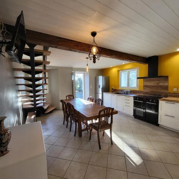 Gîte PRAT NAOU - PYRENNEES ARIEGEOISES，位于Taurignan-Vieux的酒店