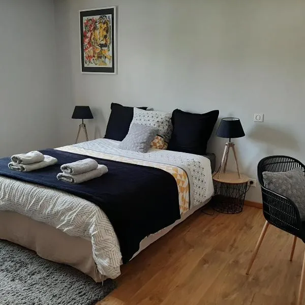 Chambre double dans maison chaleureuse et familiale，位于卡尔卡松的酒店
