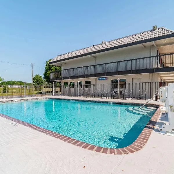 Motel 6 Tampa Near Fairgrounds - Casino，位于坦帕的酒店