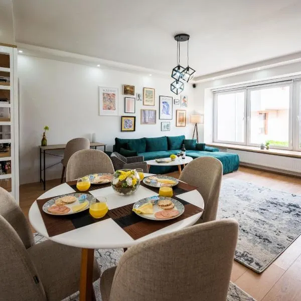 Spacious and Bright 2BDR Apartment in the Old Town，位于萨拉热窝的酒店