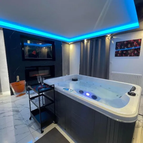 La Casa de Lové Suite Jacuzzi，位于默伦的酒店