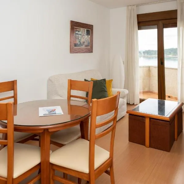 Apartamentos A Laxe，位于格罗韦的酒店