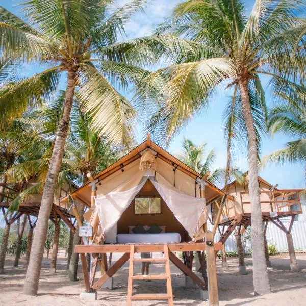 Hola Beach - Beach Club & Eco Glamping Resort，位于Ấp Gò Dinh的酒店