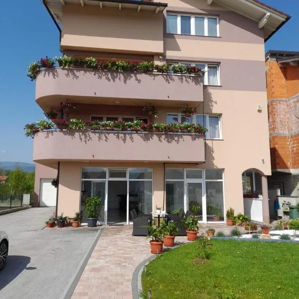 Apartmani Kadunić，位于布戈伊诺的酒店