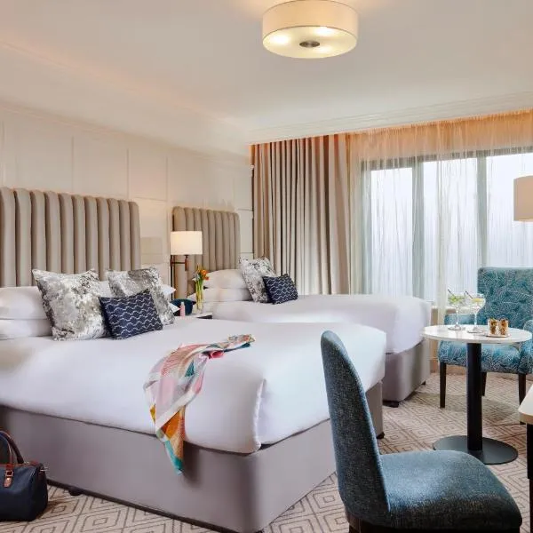 城堡庭院温泉及休闲酒店，位于韦斯特波特的酒店