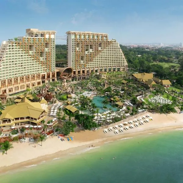 Centara Grand Mirage Beach Resort Pattaya，位于席昌岛的酒店