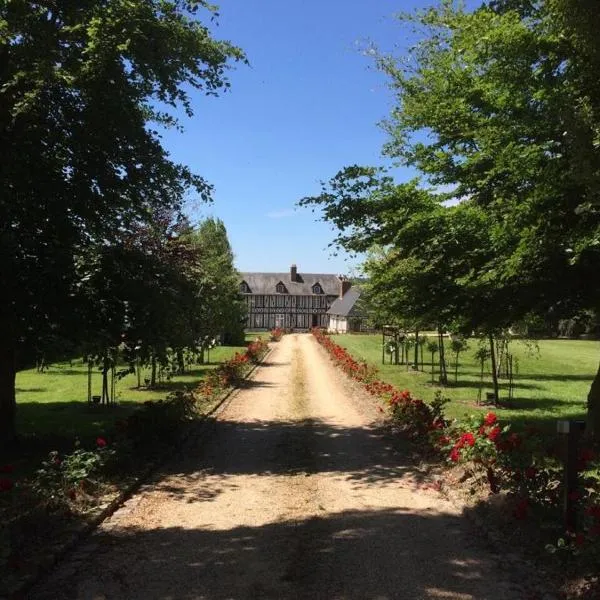 La Gloriette gîte situé Dans La propriété Dun magnifique manoir，位于Vatteville-la-Rue的酒店