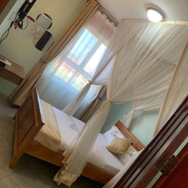 CS HOTEL，位于Hoima的酒店