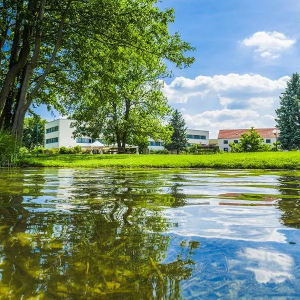 Seepark Hotel am Wandlitzsee，位于Wensickendorf的酒店